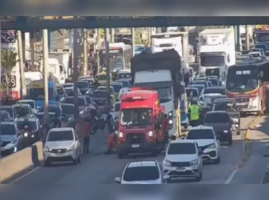 Ocorrência foi registrada na pista sentido Ponte Rio-Niterói