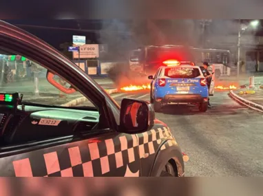 Colisão aconteceu no centro comercial do bairro