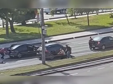 Imagem ilustrativa da imagem Tiroteio interrompe trânsito e assusta moradores da Barra