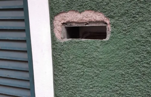 Criminosos roubam caixas de correio em Niterói; vídeo