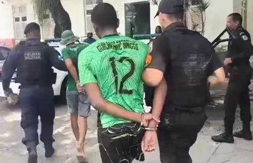 Dupla é presa desmontando moto roubada em Niterói; vídeo