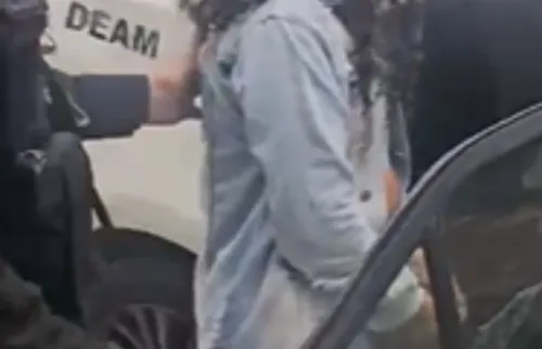 Presa mulher que queimou as mãos da filha com ovo em SG