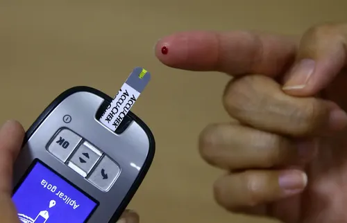 Sensores de glicose de graça em Niterói: projeto é aprovado na Câmara