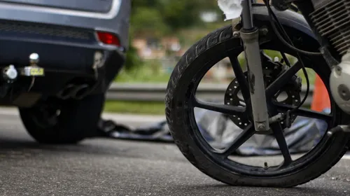 Motociclistas que trabalham em apps: aumento do número de acidentes