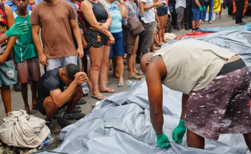 Imagem ilustrativa da imagem 'Achei que dava pra ajudar, mas são só mortos, mortos e mortos', diz médica na Penha