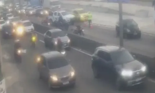 Ocorrência foi registrada na pista sentido Ponte Rio-Niterói