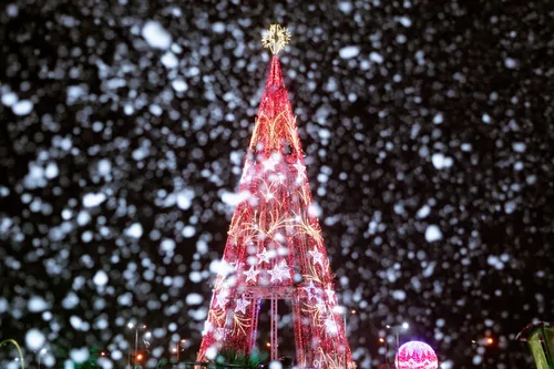 Imagem ilustrativa da imagem Acusação de superfaturamento suspende Natal na Baixada