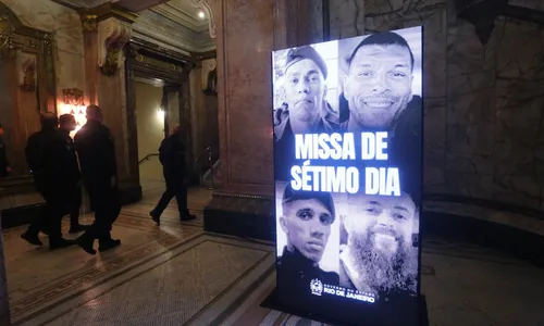 Missa reuniu autoridades e outras centenas de pessoas