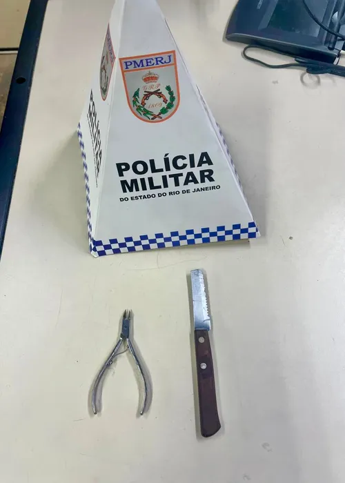 Os objetos encontrados com o homem foram apreendidos