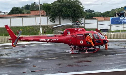 O adolescente chegou de helicóptero ao Heat por volta das 12h30 deste domingo (16)