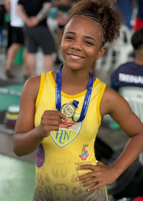 Maitê Braga é aluna de projeto esportivo da Prefeitura de Niterói no Caramujo