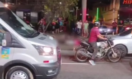 Os dois homens morreram no local do acidente, segundo os bombeiros