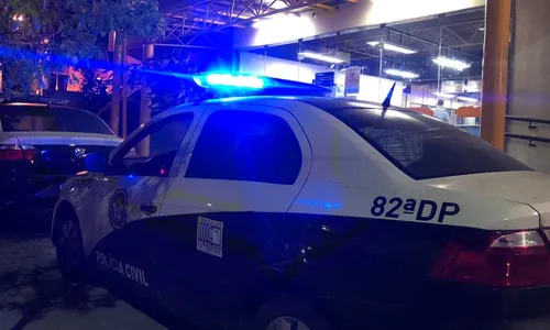 Policiais civis da 82ª DP (Maricá) buscam por imagens de câmeras de segurança e testemunhas