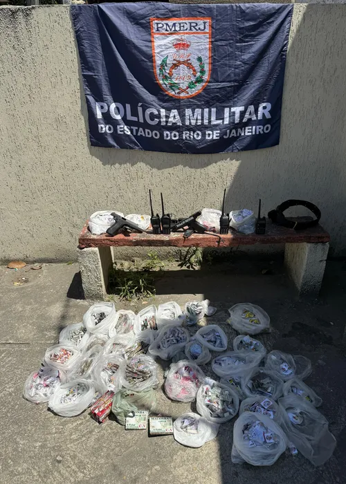 Material do tráfico apreendido na ação
