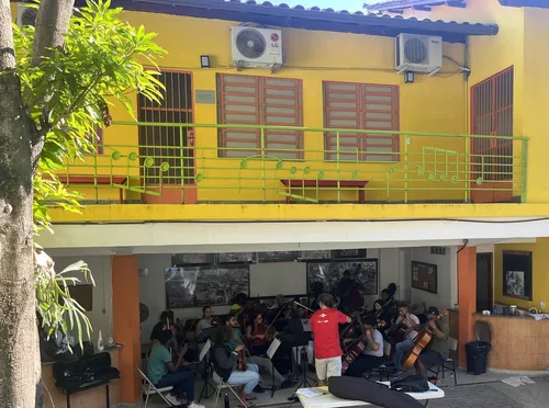 As classes ocorrem sempre às quartas-feiras, às 14 horas