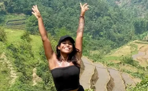 Juliana Marins durante sua viagem para a Ásia