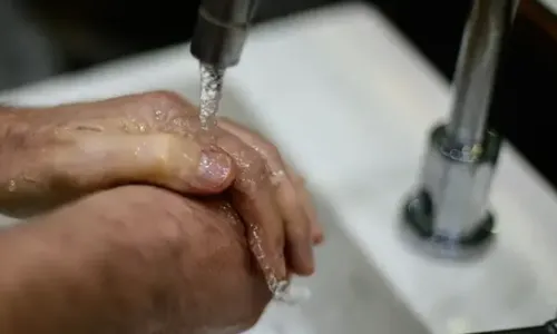 A proposta prevê um desconto de 50% nas contas de água e esgoto para pequenos empreendedores