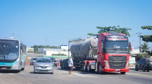 Acidente gerou congestionamento na BR-493 (Magé-Manilha)