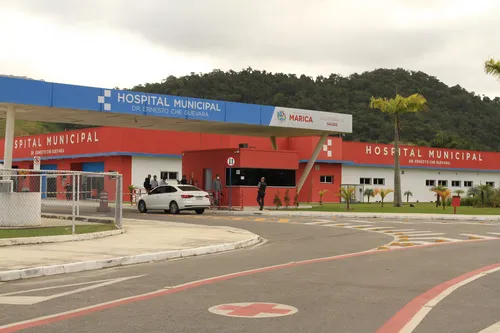 A mulher foi levada ao Hospital Ernesto Che Guevara, em Maricá, mas não resistiu