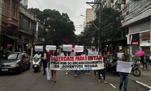 O protesto se estendeu pelo Centro de Niterói