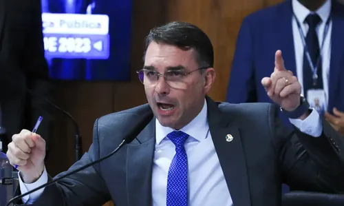 Durante a ação, a residência foi revirada à procura de dinheiro