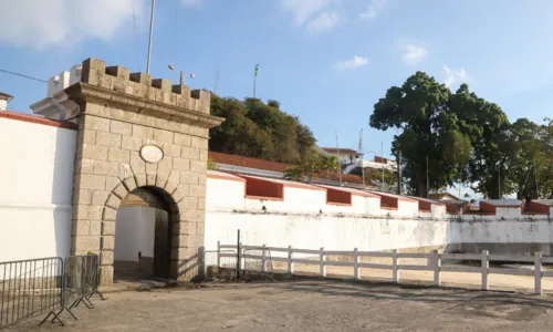 Além da possível abertura, prefeitura e Exército discutiram parcerias para reforçar a segurança