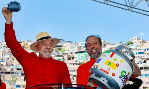 Lula assina decreto que dá início ao programa.