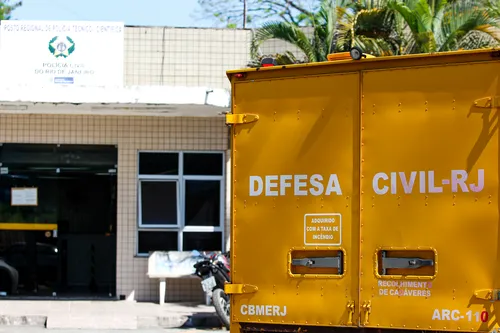 O corpo da vítima foi removido à 0h50 para o Instituto Médico Legal (IML) de Tribobó.