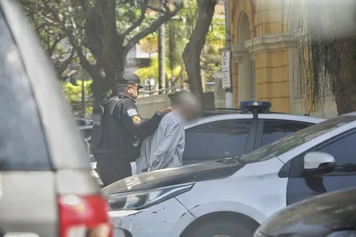 PM conduziu suspeito de furto para a 76ª DP (Niterói)
