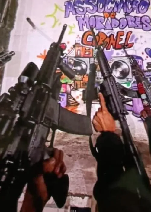 Bandidos exibem armamentos pesados nas redes sociais