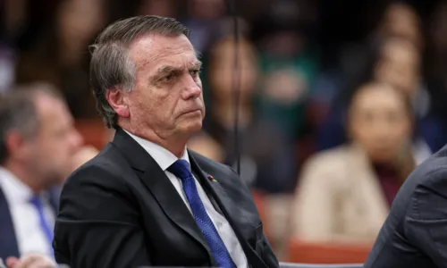 Equipe médica de Bolsonaro informou que ainda não há posicionamento oficial