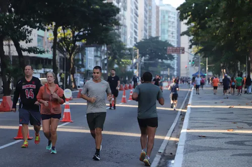 Muitos aproveitaram espaço para fazer corridas