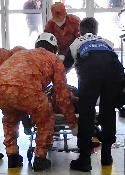 Bombeiros socorreram a vítima no local