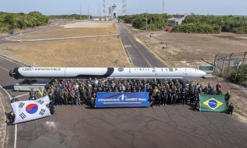 O foguete Hanbit-Nano tem quase 22 metros de comprimento e mais de 20 toneladas