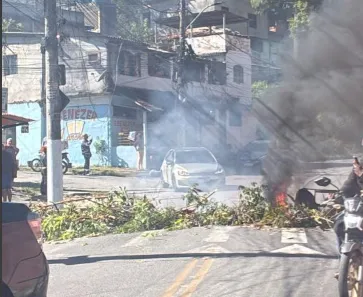 Rua Dr March foi totalmente interditada em Tenente Jardom