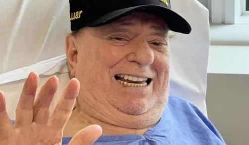 Raul Gil tem 87 anos e foi diagnosticado com diverticulite