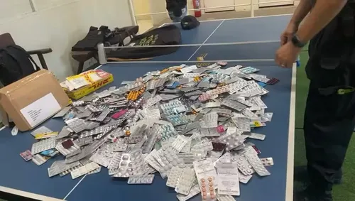 Medicamentos apreendidos pela PF durante a operação