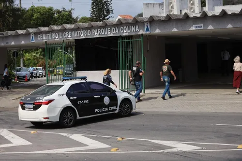 O enterro aconteceu no Parque da Colina, em Pendotiba, Niterói