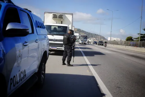 A carga, que tinha como destino a Região dos Lagos, estava no início das entregas do dia