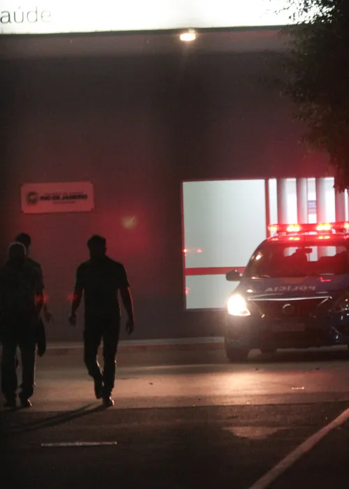 Acusado baleado foi socorrido e passou por cirurgia no Hospital Alberto Torres