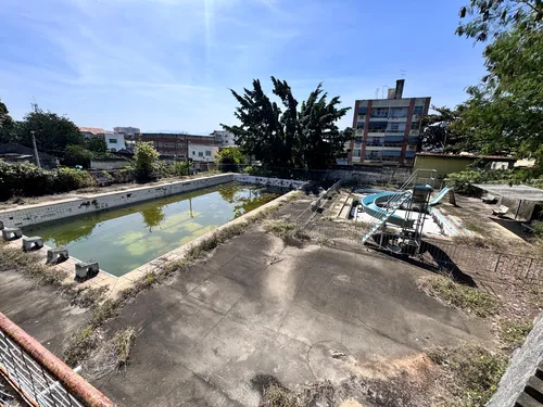A famosa piscina do clube, onde havia aulas de natação: sem cuidados