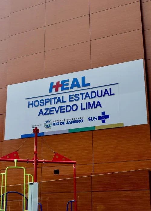 A vítima foi levada para o  Hospital Estadual Azevedo Lima (Heal)