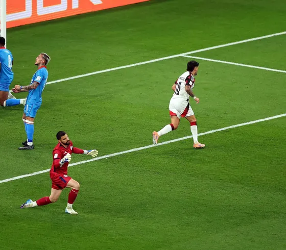 Arrascaeta brilha e Flamengo avança no Intercontinental