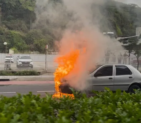 Veja o que faz os carros pegarem fogo nas ruas de Niterói e São Gonçalo