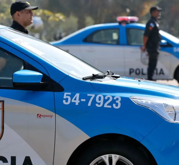 Caminhoneiro é sequestrado por criminosos na Avenida Brasil