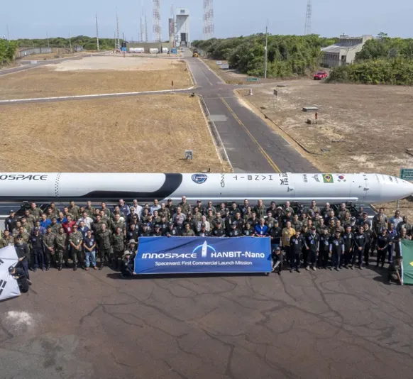 Primeiro foguete é lançado no Brasil