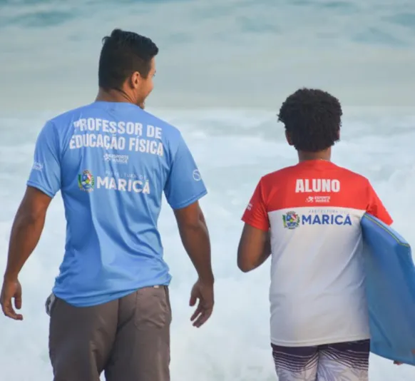 Projeto leva bodyboard gratuito para praia de Maricá