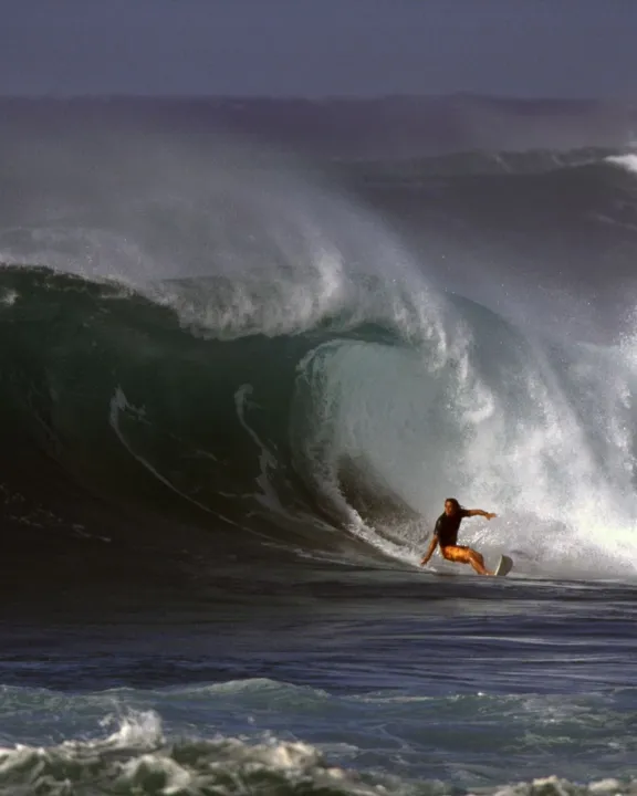 Tamayo também chegou a surfar a "onda mais mortal do mundo", em Pipeline.