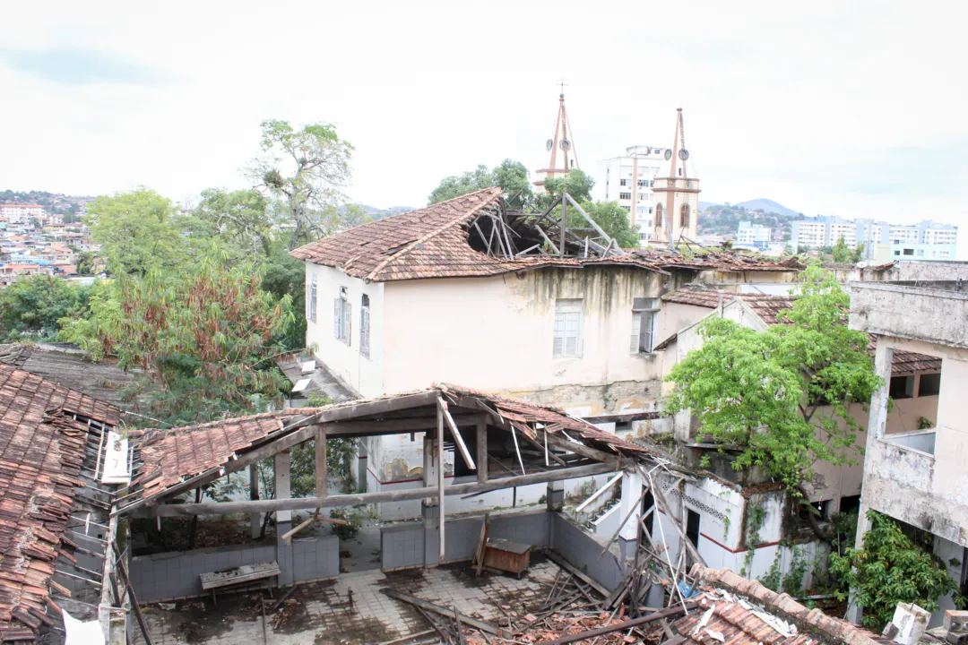 Colégio São Gonçalo: cenário de abandono e destruição