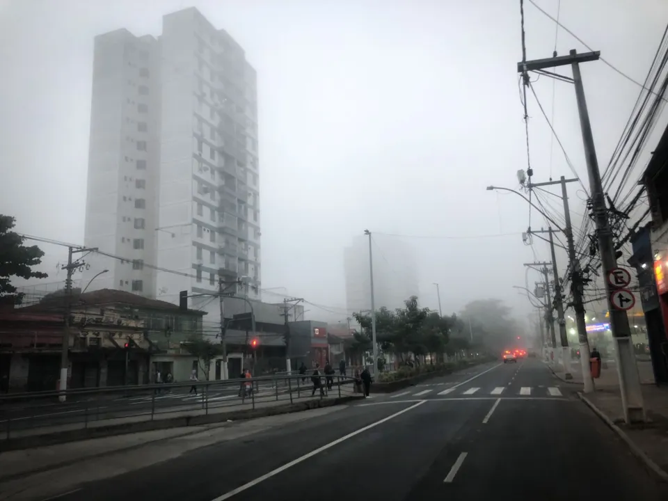 Entenda o que causa nevoeiro que encobre Niterói e São Gonçalo